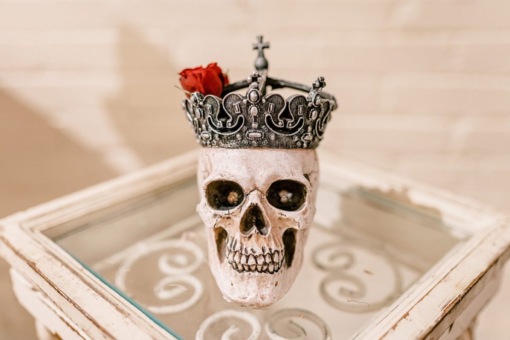 skull with crown