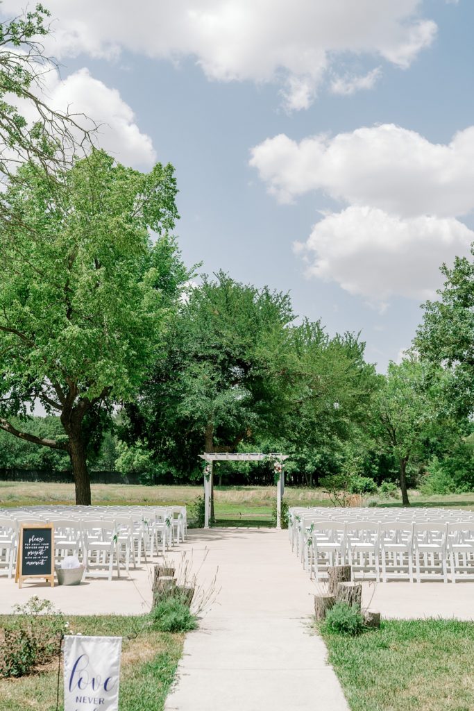 The Hamptons at Weatherford Texas Wedding outdoor wedding