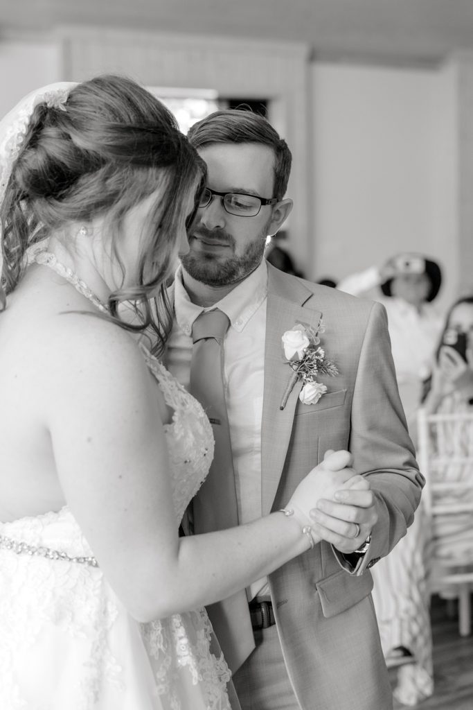 first dance at wedding